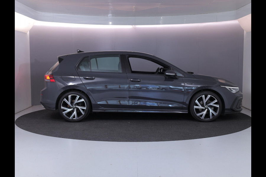 Volkswagen Golf 1.5 TSI R-Line 130 pk | Navigatie via App | Parkeersensoren | Autom. airco | LED koplampen | Apple Carplay/Android Auto | R-Line |