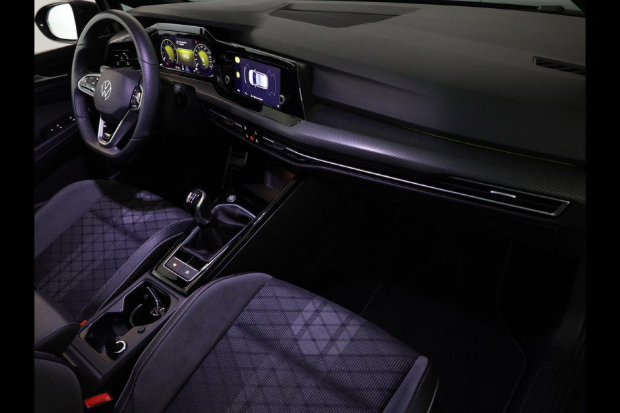 Volkswagen Golf 1.5 TSI R-Line 130 pk | Navigatie via App | Parkeersensoren | Autom. airco | LED koplampen | Apple Carplay/Android Auto | R-Line |