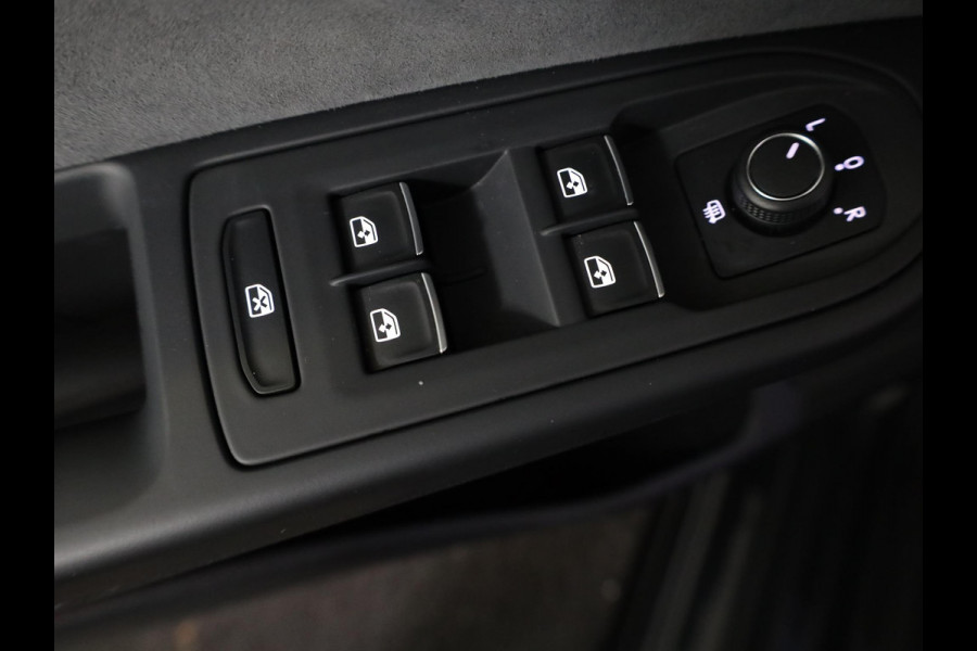 Volkswagen Golf 1.5 TSI R-Line 130 pk | Navigatie via App | Parkeersensoren | Autom. airco | LED koplampen | Apple Carplay/Android Auto | R-Line |