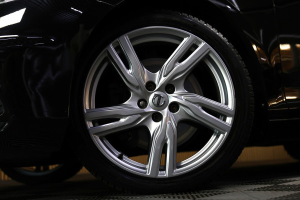 Volvo V40 2.0 T5 R-Design AVM NAVI CLIMA CRUISE PDC STOELVERWARMING "18