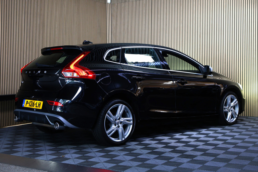 Volvo V40 2.0 T5 R-Design AVM NAVI CLIMA CRUISE PDC STOELVERWARMING "18