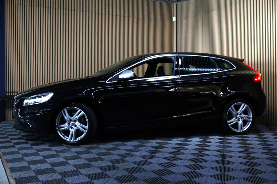 Volvo V40 2.0 T5 R-Design AVM NAVI CLIMA CRUISE PDC STOELVERWARMING "18