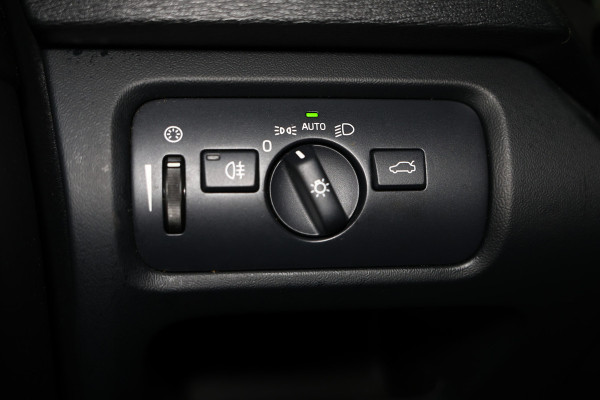 Volvo V40 2.0 T5 R-Design AVM NAVI CLIMA CRUISE PDC STOELVERWARMING "18