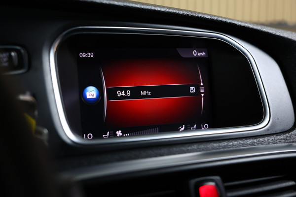 Volvo V40 2.0 T5 R-Design AVM NAVI CLIMA CRUISE PDC STOELVERWARMING "18