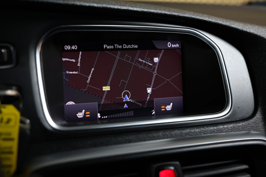 Volvo V40 2.0 T5 R-Design AVM NAVI CLIMA CRUISE PDC STOELVERWARMING "18