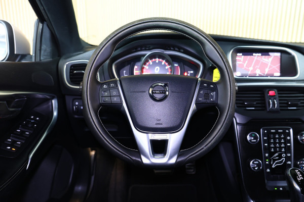 Volvo V40 2.0 T5 R-Design AVM NAVI CLIMA CRUISE PDC STOELVERWARMING "18