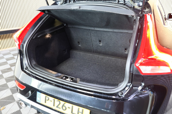 Volvo V40 2.0 T5 R-Design AVM NAVI CLIMA CRUISE PDC STOELVERWARMING "18