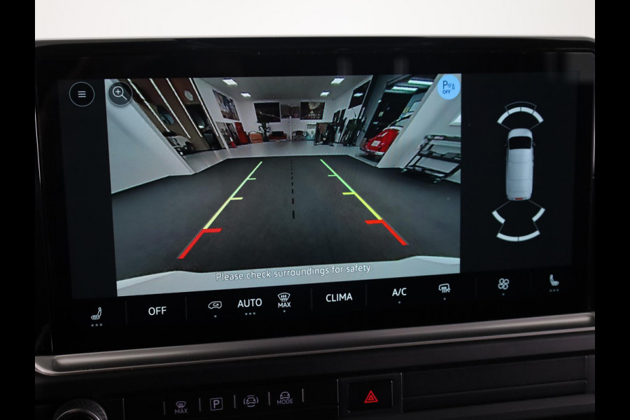 Volkswagen e-Transporter Dubbele cabine 34 L2H1 Style 64 kWh DC 218 pk | Navigatie | Warmtepomp | Parkeersensoren | Achteruitrijcamera | Adaptieve cruise control |