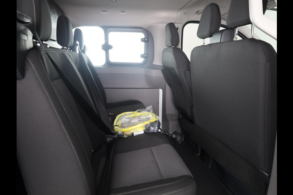Volkswagen e-Transporter Dubbele cabine 34 L2H1 Style 64 kWh DC 218 pk | Navigatie | Warmtepomp | Parkeersensoren | Achteruitrijcamera | Adaptieve cruise control |