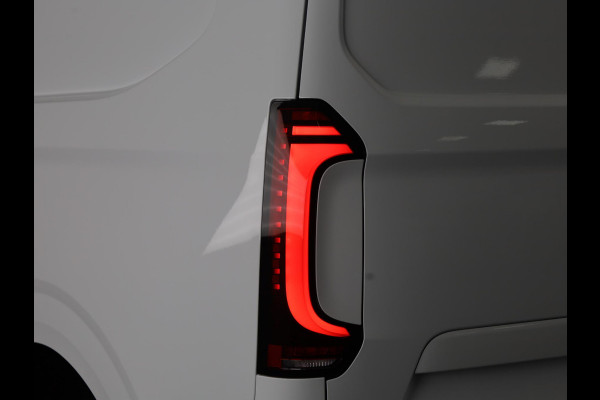 Volkswagen e-Transporter Dubbele cabine 34 L2H1 Style 64 kWh DC 218 pk | Navigatie | Warmtepomp | Parkeersensoren | Achteruitrijcamera | Adaptieve cruise control |