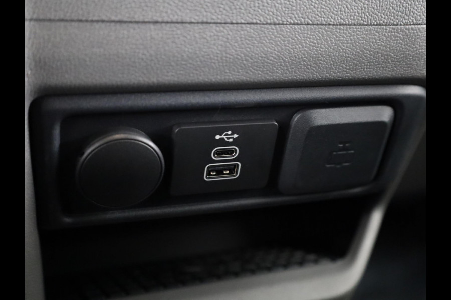 Volkswagen e-Transporter Dubbele cabine 34 L2H1 Style 64 kWh DC 218 pk | Navigatie | Warmtepomp | Parkeersensoren | Achteruitrijcamera | Adaptieve cruise control |