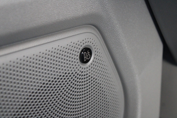 Ford E-Transit Custom 340 L2H1 Limited 218pk - 2x Schuif - LED - 360 Camera - B&O - ACC - Navi - Stoel/Stuurverwarming - Rijklaar