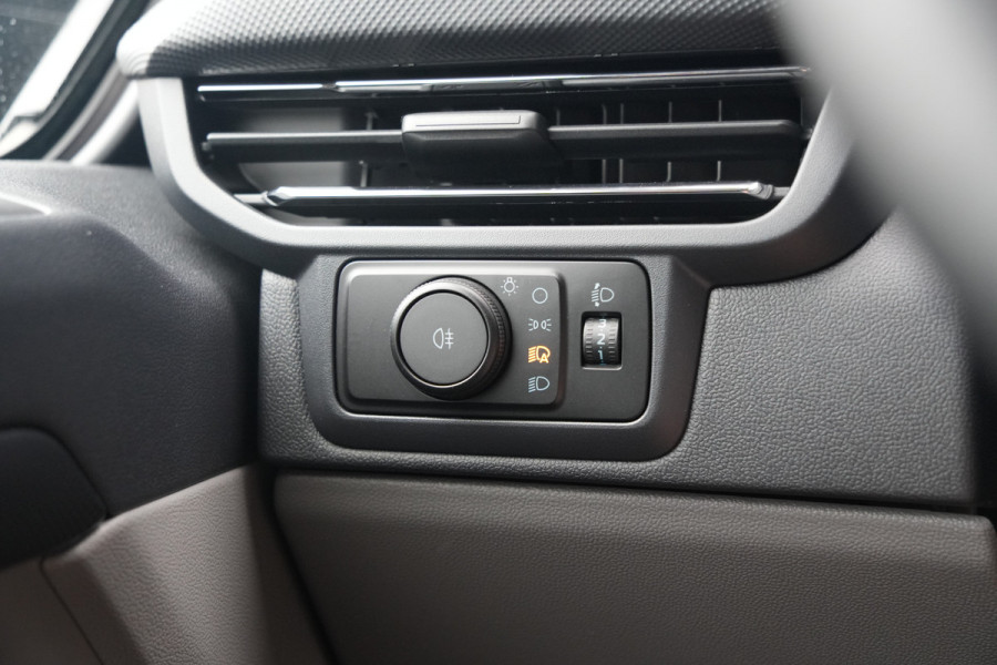 Ford E-Transit Custom 340 L2H1 Limited 71 kWh 218pk - 1+1 stoel - Stoelverwarming - Carplay - Camera - LED - Rijklaar