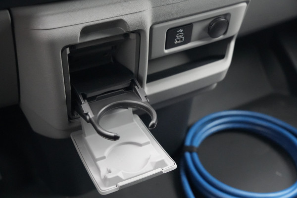 Ford E-Transit Custom 340 L2H1 Limited 71 kWh 218pk - 1+1 stoel - Stoelverwarming - Carplay - Camera - LED - Rijklaar