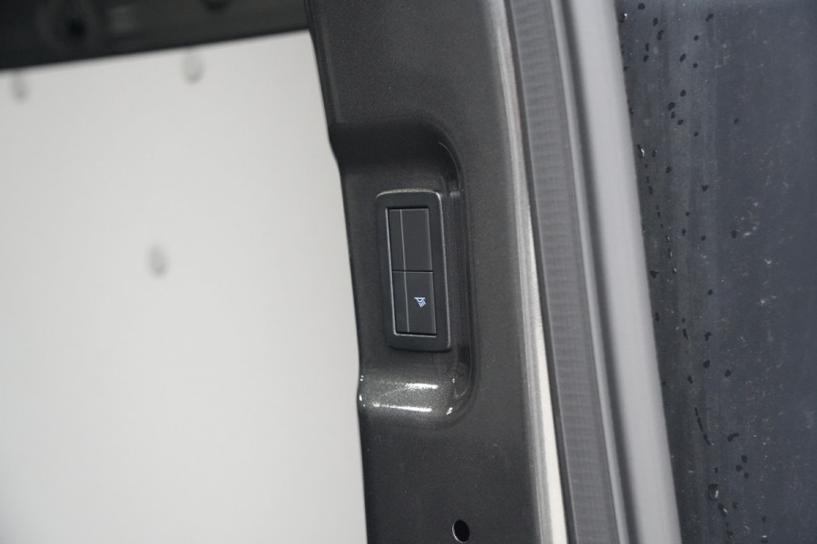 Ford E-Transit Custom 340 L2H1 Limited 71 kWh 218pk - 1+1 stoel - Stoelverwarming - Carplay - Camera - LED - Rijklaar