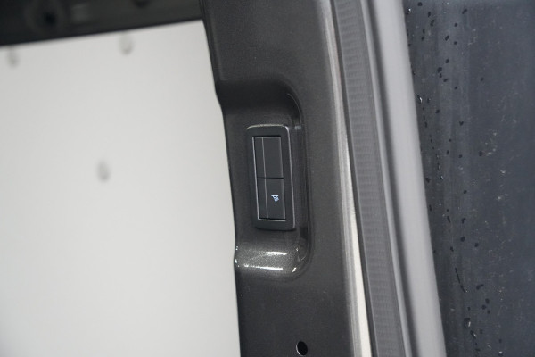 Ford E-Transit Custom 340 L2H1 Limited 71 kWh 218pk - 1+1 stoel - Stoelverwarming - Carplay - Camera - LED - Rijklaar