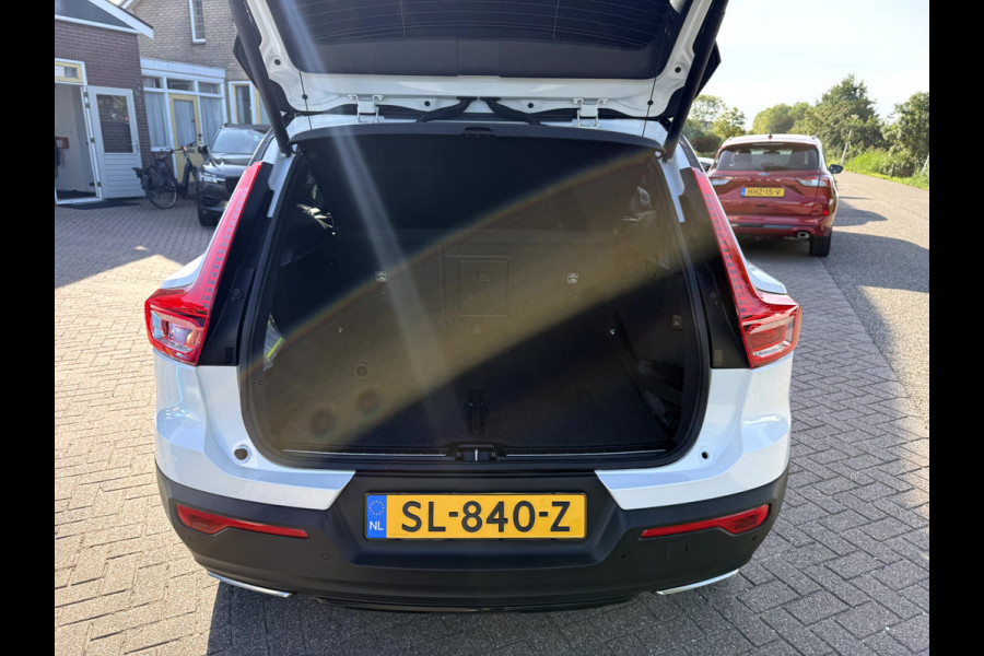 Volvo XC40 2.0 T5 AWD R-Design Intro Edition 20''Lmv, Panoramadak, Trekhaak