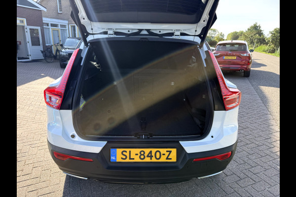 Volvo XC40 2.0 T5 AWD R-Design Intro Edition 20''Lmv, Panoramadak, Trekhaak
