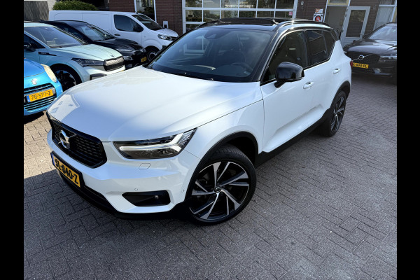 Volvo XC40 2.0 T5 AWD R-Design Intro Edition 20''Lmv, Panoramadak, Trekhaak