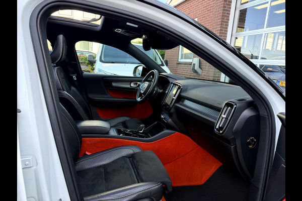 Volvo XC40 2.0 T5 AWD R-Design Intro Edition 20''Lmv, Panoramadak, Trekhaak