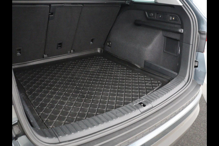 Škoda Kodiaq 1.5 TSI Business Edition Plus | Panoramadak | Trekhaak | Leder | Memory | Adaptive cruise | 360 camera | Carplay | Sfeerverlichting | Canton sound | Full LED
