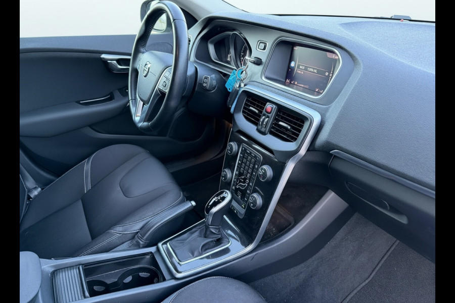 Volvo V40 1.5 T2 AUTOMAAT Edition+ sport, dealer onderhouden, navigatie, NL auto met nap