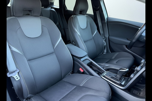 Volvo V40 1.5 T2 AUTOMAAT Edition+ sport, dealer onderhouden, navigatie, NL auto met nap