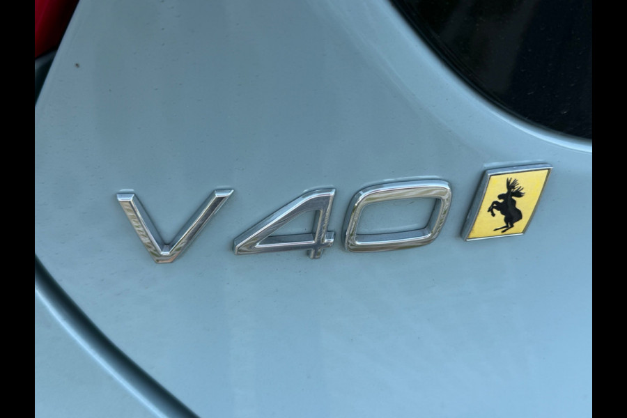 Volvo V40 1.5 T2 AUTOMAAT Edition+ sport, dealer onderhouden, navigatie, NL auto met nap