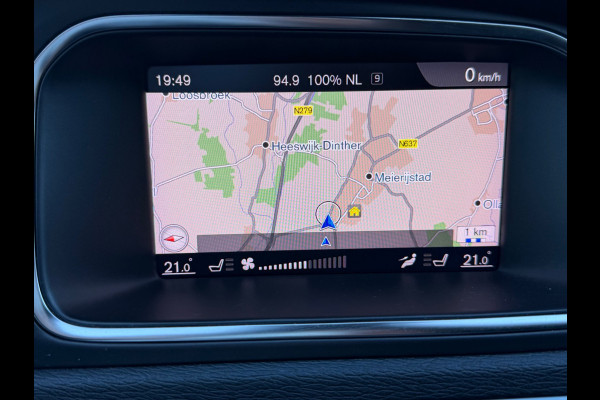 Volvo V40 1.5 T2 AUTOMAAT Edition+ sport, dealer onderhouden, navigatie, NL auto met nap