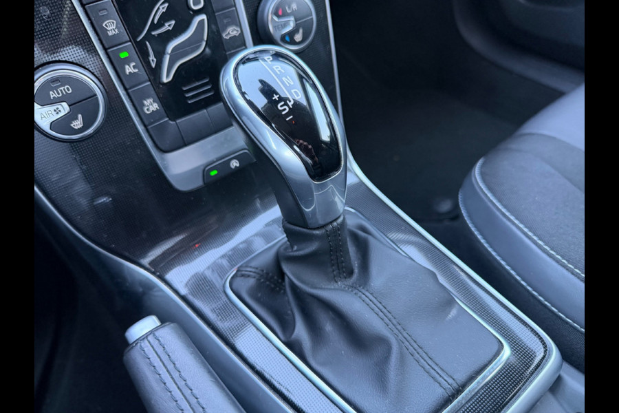 Volvo V40 1.5 T2 AUTOMAAT Edition+ sport, dealer onderhouden, navigatie, NL auto met nap