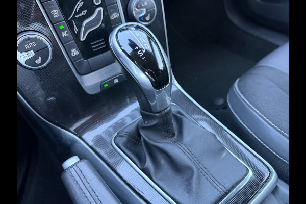 Volvo V40 1.5 T2 AUTOMAAT Edition+ sport, dealer onderhouden, navigatie, NL auto met nap