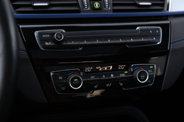 BMW X1 XDrive25e M-Sport *Pano*H/K*Head-Up*Camera*Keyless*Trekhaak*