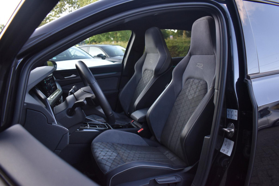 Volkswagen Golf 1.5 eTSI R-Line Pano HUD IQ H/K Lane Keyless Camera ACC