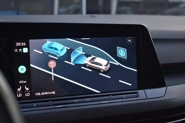 Volkswagen Golf 1.5 eTSI R-Line Pano HUD IQ H/K Lane Keyless Camera ACC