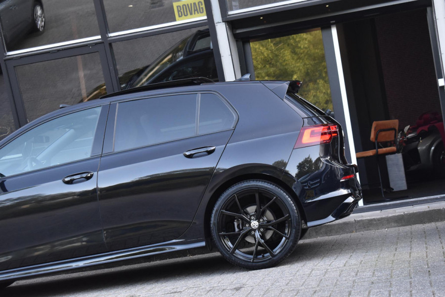 Volkswagen Golf 1.5 eTSI R-Line Pano HUD IQ H/K Lane Keyless Camera ACC