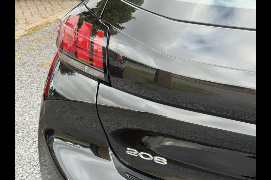 Peugeot 208 1.2 PureTech Blue Lease Active ✓102pk✓2e Eigenaar✓Trekhaak✓Navi✓Carplay✓6 Bak✓Dealer Onderhouden✓Lm velgen✓Rijstrooksensor✓Pdc✓N.A.P✓Clima✓Cruise✓Weinig km✓Apk tot 09-2027