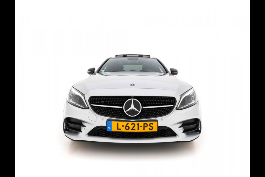 Mercedes-Benz C-Klasse 300 e Business Solution AMG Limited (Plug-in) {SoH-94%} (INCL.BTW) Aut. *PANO | LEATHER-MICROFIBRE | MULTIBEAM-LED | TOP-VIEW | DIGI-COCKPIT | BLIND-SPOT | HEATED-SPORTSEATS | SHIFT-PADDLES | NAVI-FULLAMP | PRIVACY-GLASS | PDC | CRUISE | TOWBAR |