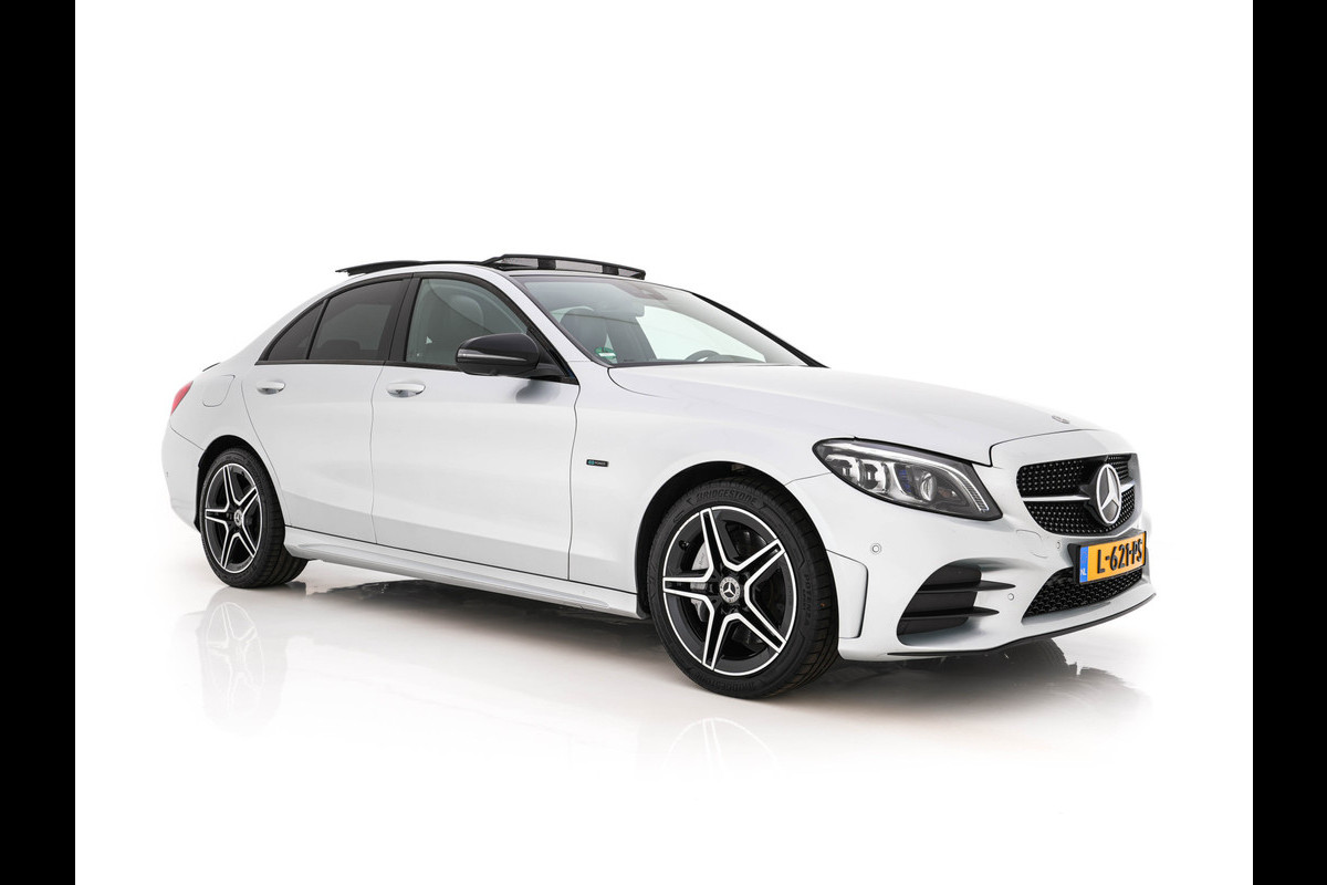 Mercedes-Benz C-Klasse 300 e Business Solution AMG Limited (Plug-in) {SoH-94%} (INCL.BTW) Aut. *PANO | LEATHER-MICROFIBRE | MULTIBEAM-LED | TOP-VIEW | DIGI-COCKPIT | BLIND-SPOT | HEATED-SPORTSEATS | SHIFT-PADDLES | NAVI-FULLAMP | PRIVACY-GLASS | PDC | CRUISE | TOWBAR |