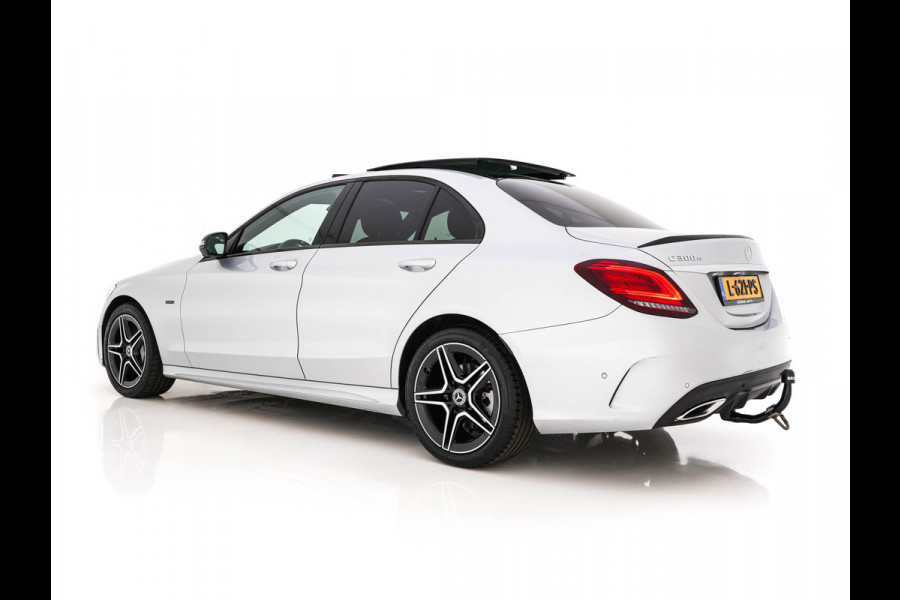 Mercedes-Benz C-Klasse 300 e Business Solution AMG Limited (Plug-in) {SoH-94%} (INCL.BTW) Aut. *PANO | LEATHER-MICROFIBRE | MULTIBEAM-LED | TOP-VIEW | DIGI-COCKPIT | BLIND-SPOT | HEATED-SPORTSEATS | SHIFT-PADDLES | NAVI-FULLAMP | PRIVACY-GLASS | PDC | CRUISE | TOWBAR |