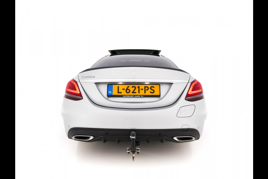 Mercedes-Benz C-Klasse 300 e Business Solution AMG Limited (Plug-in) {SoH-94%} (INCL.BTW) Aut. *PANO | LEATHER-MICROFIBRE | MULTIBEAM-LED | TOP-VIEW | DIGI-COCKPIT | BLIND-SPOT | HEATED-SPORTSEATS | SHIFT-PADDLES | NAVI-FULLAMP | PRIVACY-GLASS | PDC | CRUISE | TOWBAR |