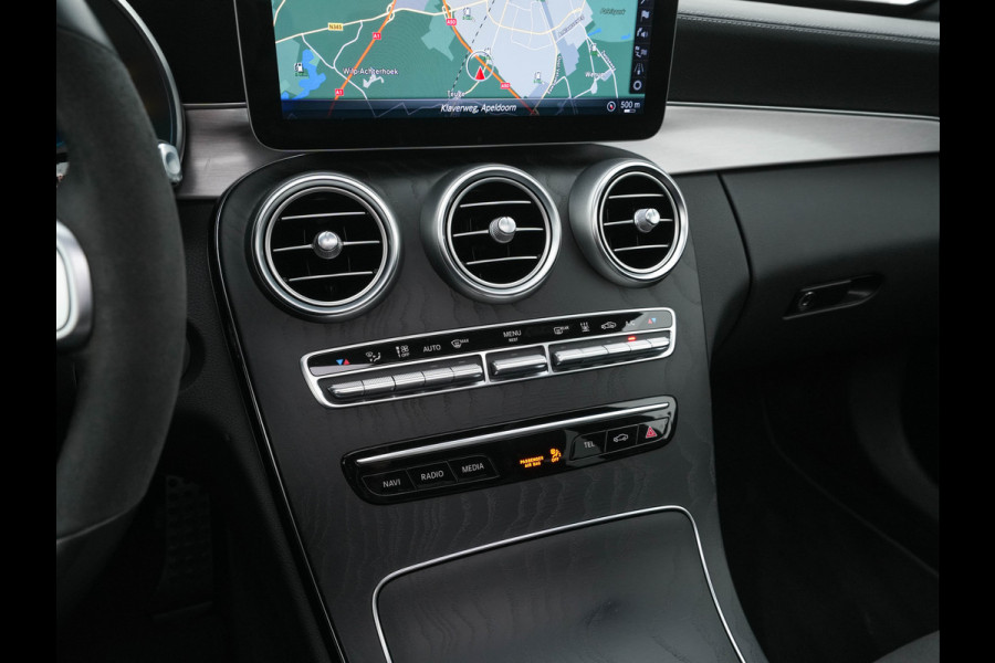 Mercedes-Benz C-Klasse 300 e Business Solution AMG Limited (Plug-in) {SoH-94%} (INCL.BTW) Aut. *PANO | LEATHER-MICROFIBRE | MULTIBEAM-LED | TOP-VIEW | DIGI-COCKPIT | BLIND-SPOT | HEATED-SPORTSEATS | SHIFT-PADDLES | NAVI-FULLAMP | PRIVACY-GLASS | PDC | CRUISE | TOWBAR |