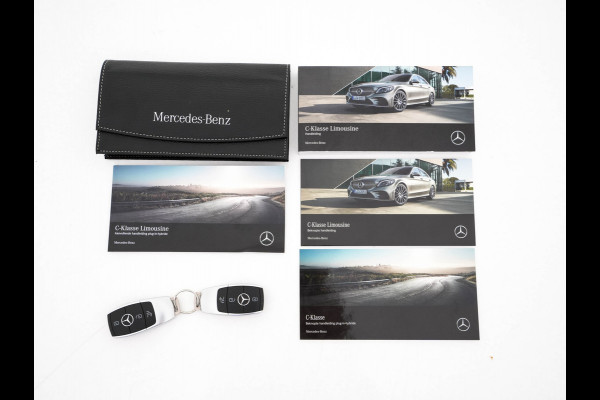 Mercedes-Benz C-Klasse 300 e Business Solution AMG Limited (Plug-in) {SoH-94%} (INCL.BTW) Aut. *PANO | LEATHER-MICROFIBRE | MULTIBEAM-LED | TOP-VIEW | DIGI-COCKPIT | BLIND-SPOT | HEATED-SPORTSEATS | SHIFT-PADDLES | NAVI-FULLAMP | PRIVACY-GLASS | PDC | CRUISE | TOWBAR |