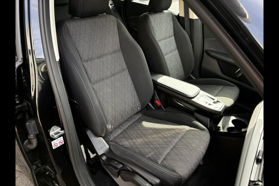 BMW X1 sDrive20i Automaat / Live Cockpit Plus / Navigatiesysteem / Parkeersensoren voor + achter / Active Guard / Cruise Control / DAB / Connected Package Professional / Parkarking Assitant / LED