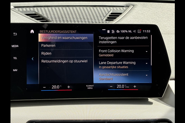 BMW X1 sDrive20i Automaat / Live Cockpit Plus / Navigatiesysteem / Parkeersensoren voor + achter / Active Guard / Cruise Control / DAB / Connected Package Professional / Parkarking Assitant / LED