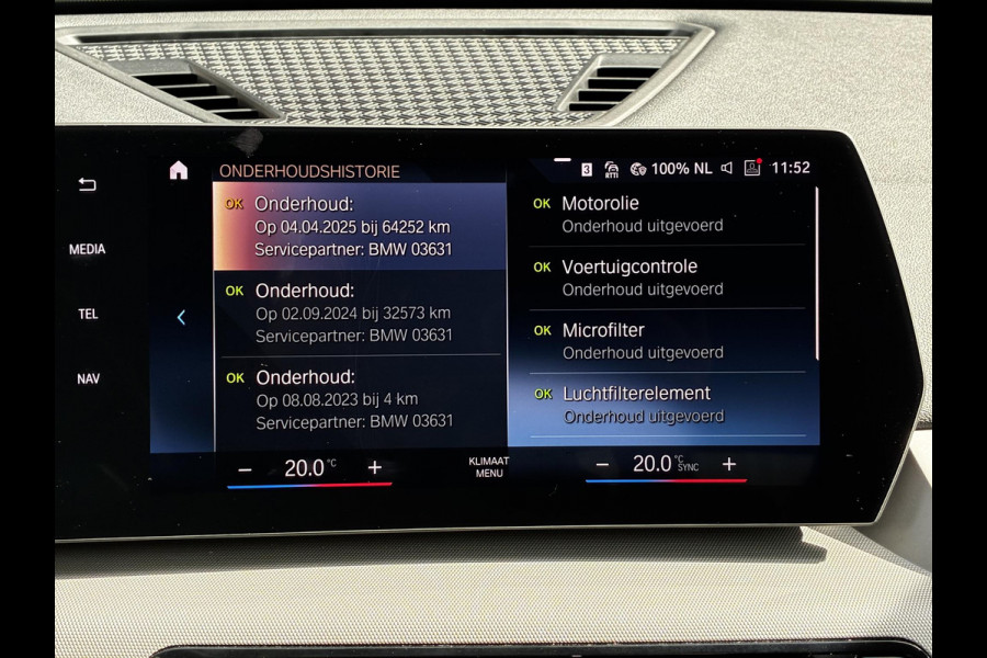 BMW X1 sDrive20i Automaat / Live Cockpit Plus / Navigatiesysteem / Parkeersensoren voor + achter / Active Guard / Cruise Control / DAB / Connected Package Professional / Parkarking Assitant / LED