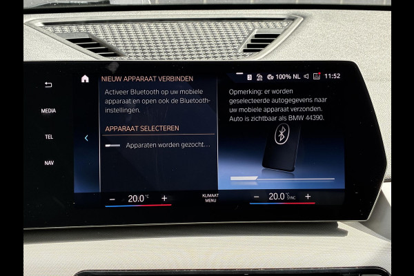 BMW X1 sDrive20i Automaat / Live Cockpit Plus / Navigatiesysteem / Parkeersensoren voor + achter / Active Guard / Cruise Control / DAB / Connected Package Professional / Parkarking Assitant / LED