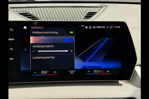 BMW X1 sDrive20i Automaat / Live Cockpit Plus / Navigatiesysteem / Parkeersensoren voor + achter / Active Guard / Cruise Control / DAB / Connected Package Professional / Parkarking Assitant / LED