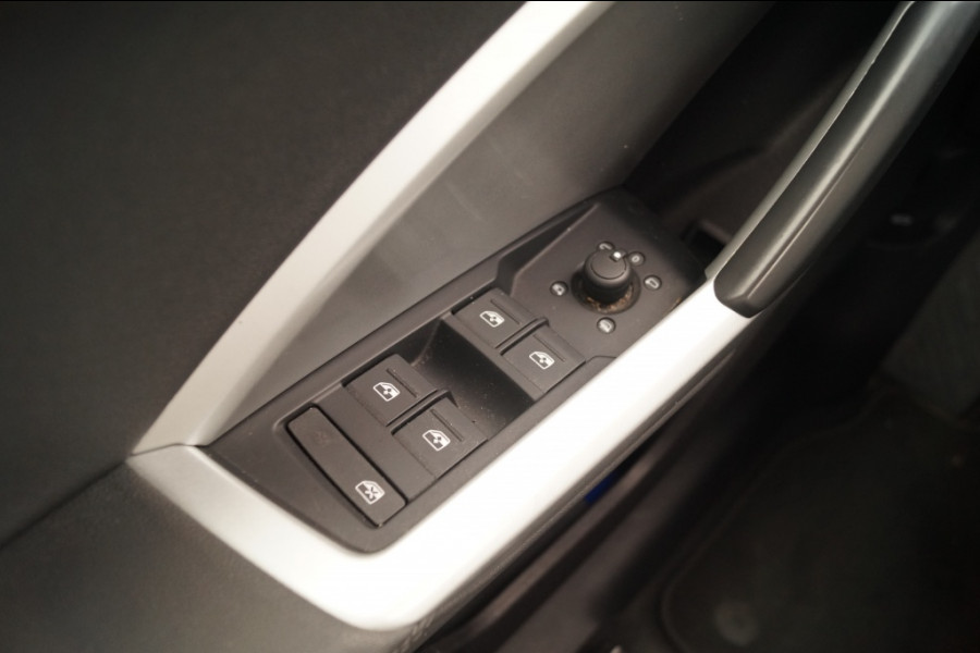Audi Q3 45 TFSI e PHEV Edition -LEER-LED-PDC-NAVI-
