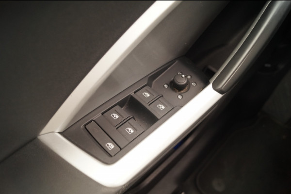 Audi Q3 45 TFSI e PHEV Edition -LEER-LED-PDC-NAVI-
