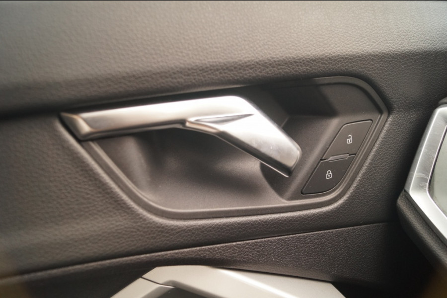 Audi Q3 45 TFSI e PHEV Edition -LEER-LED-PDC-NAVI-